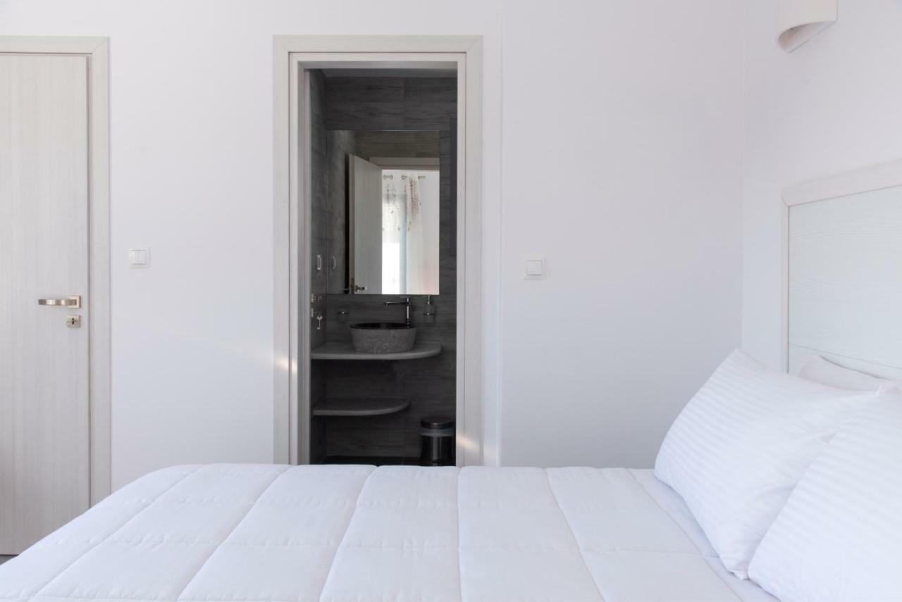 Paros Elitas Villas ภายนอก รูปภาพ